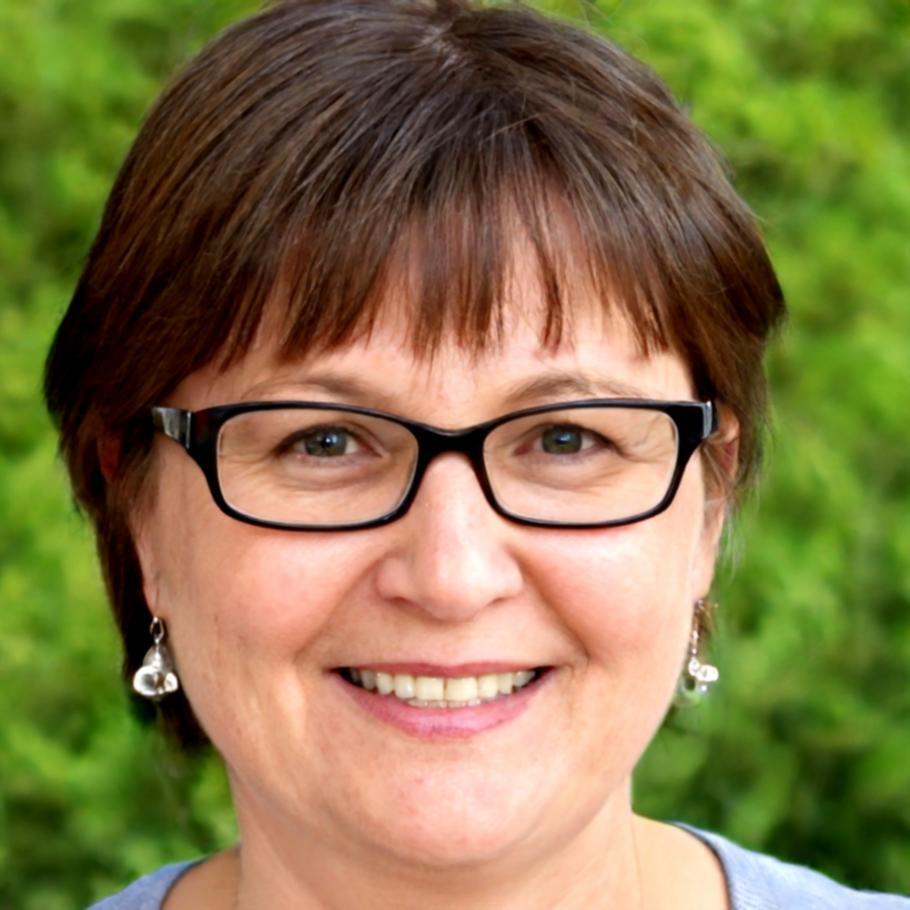 Professional headshot of Isadora Chen-Muller, API Security Expert